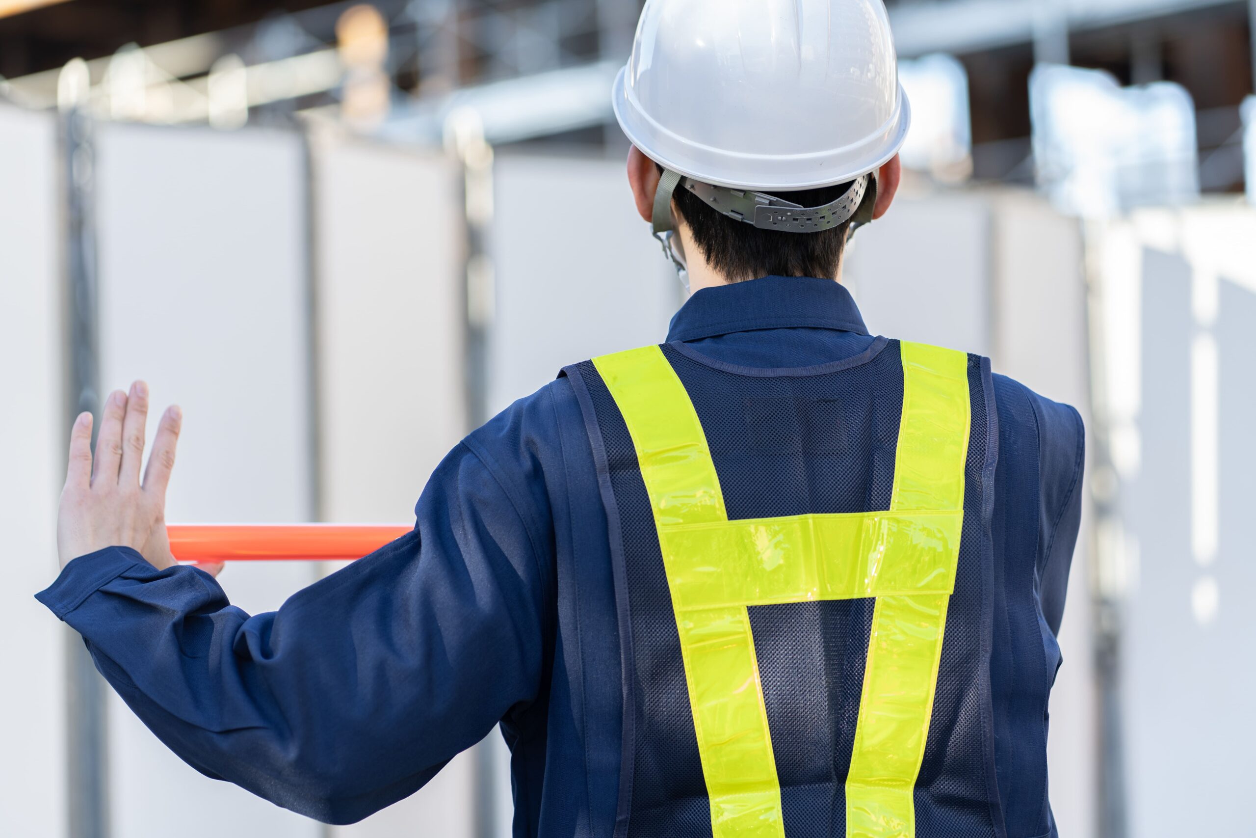 施設警備って何をしてるの｜施設の当たり前を守るプロの動き